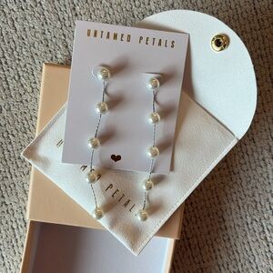 NWT Untamed Petals Harper Drop Earring